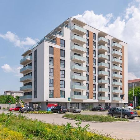 Grand Hill Flats Apartment Oradea Bagian luar foto
