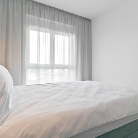 Grand Hill Flats Apartment Oradea Bagian luar foto