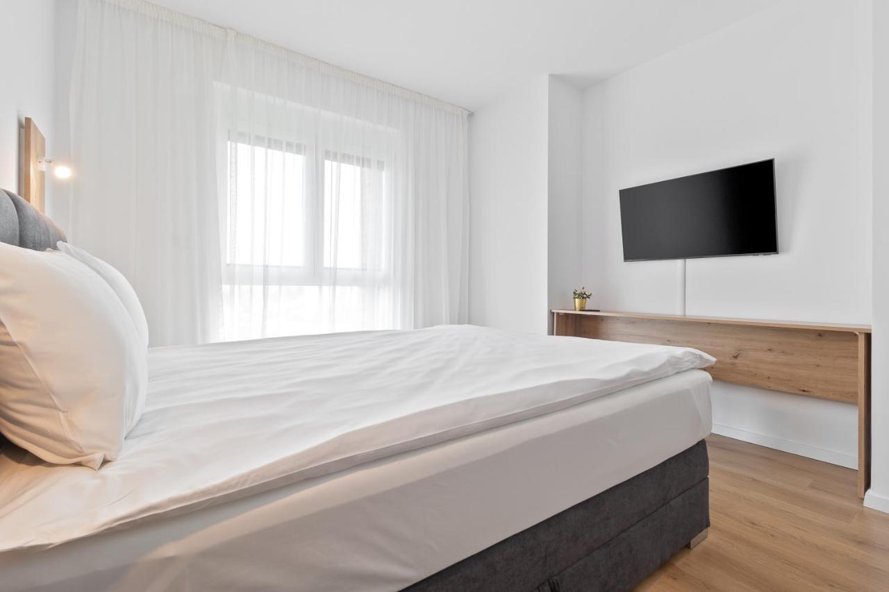 Grand Hill Flats Apartment Oradea Bagian luar foto