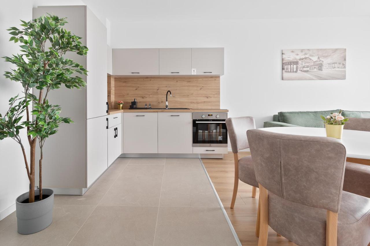 Grand Hill Flats Apartment Oradea Bagian luar foto