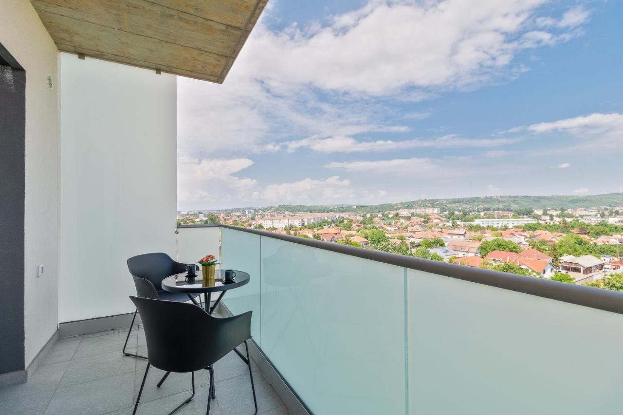 Grand Hill Flats Apartment Oradea Bagian luar foto
