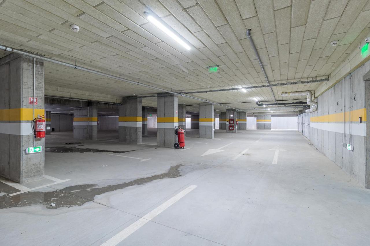 Grand Hill Flats Apartment Oradea Bagian luar foto