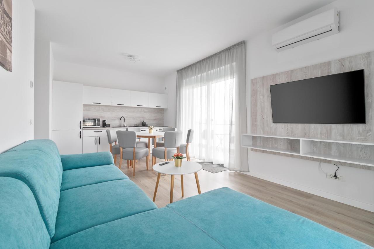 Grand Hill Flats Apartment Oradea Bagian luar foto