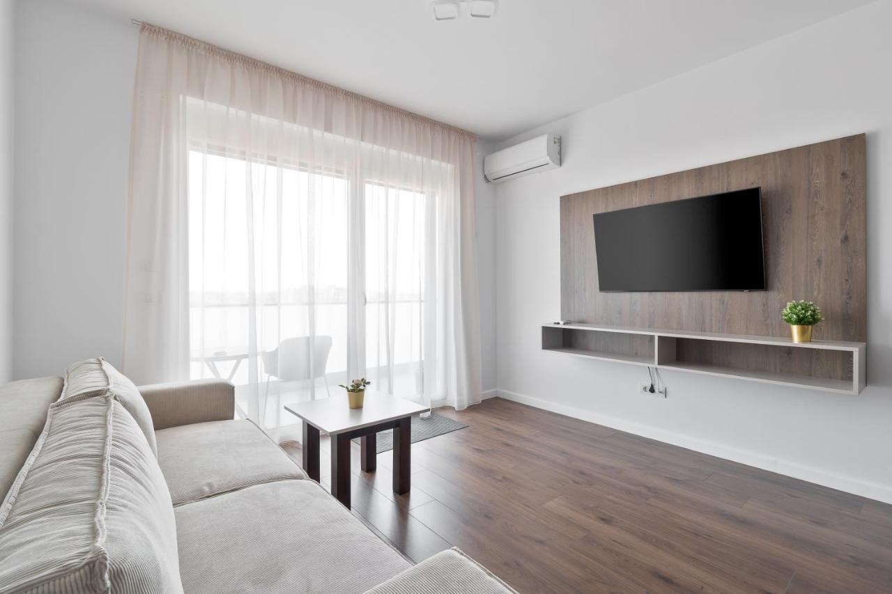 Grand Hill Flats Apartment Oradea Bagian luar foto
