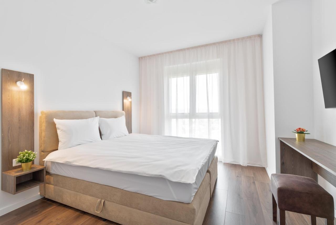 Grand Hill Flats Apartment Oradea Bagian luar foto