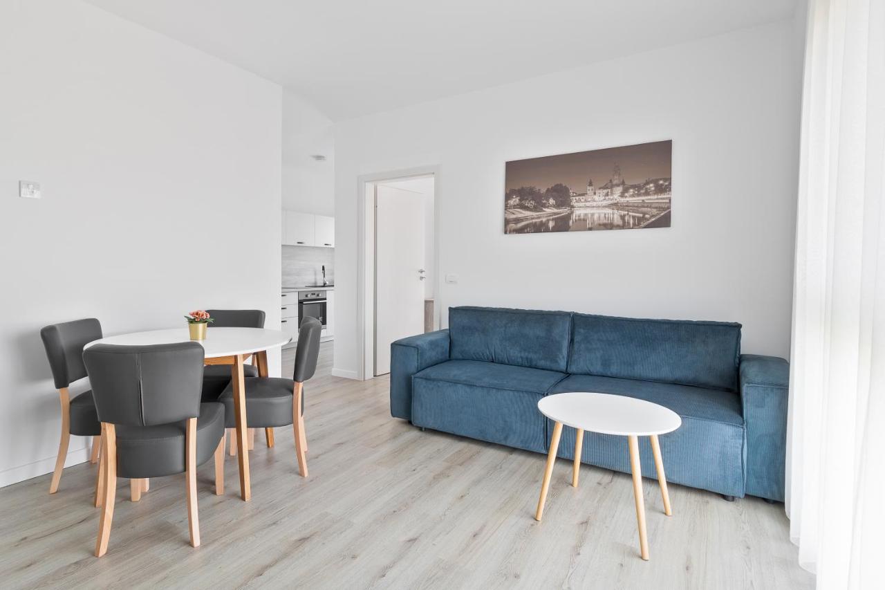 Grand Hill Flats Apartment Oradea Bagian luar foto